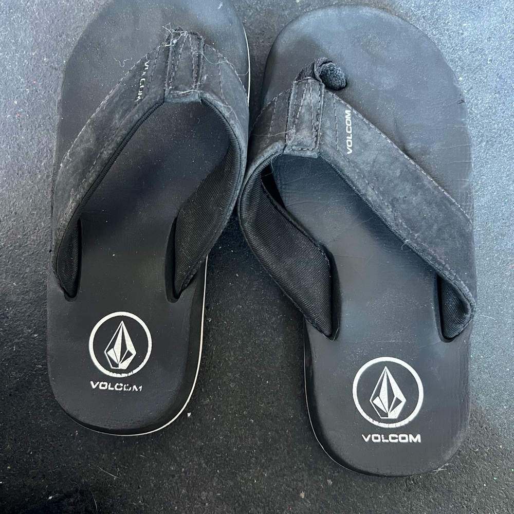 Boys Volcom black Sandals